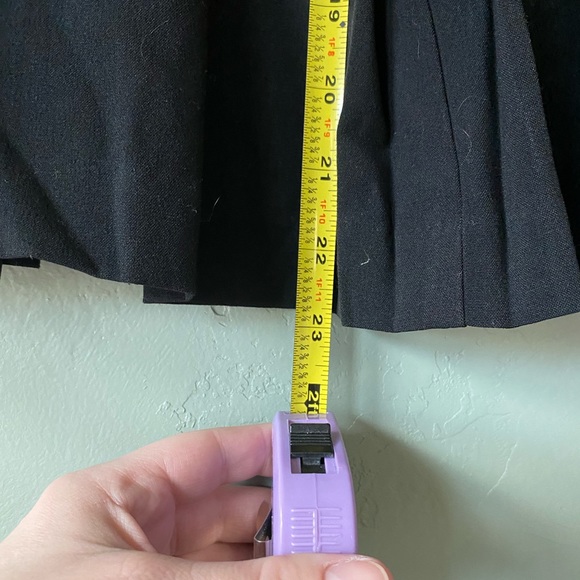 A. Byer Pencil skirt, with ruffle hem, black, Size 11 - Picture 9 of 14